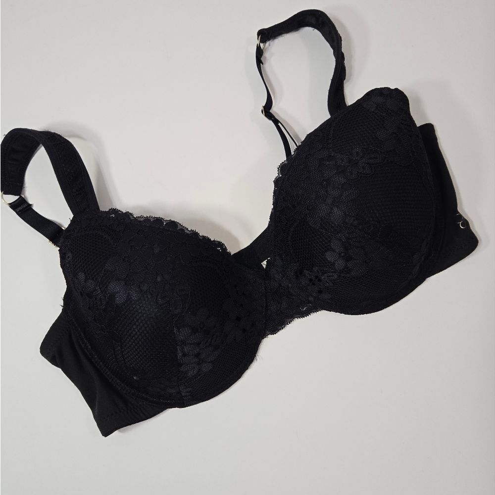 Jessica Simpson black lace bra